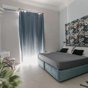 domus-marina-rooms.hotels-amalfi.com/